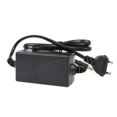 Блок питания Full Energy BGP-122Pro 12 В / 2 А (Длина сетевого и выходного кабелей: 0.6 м)