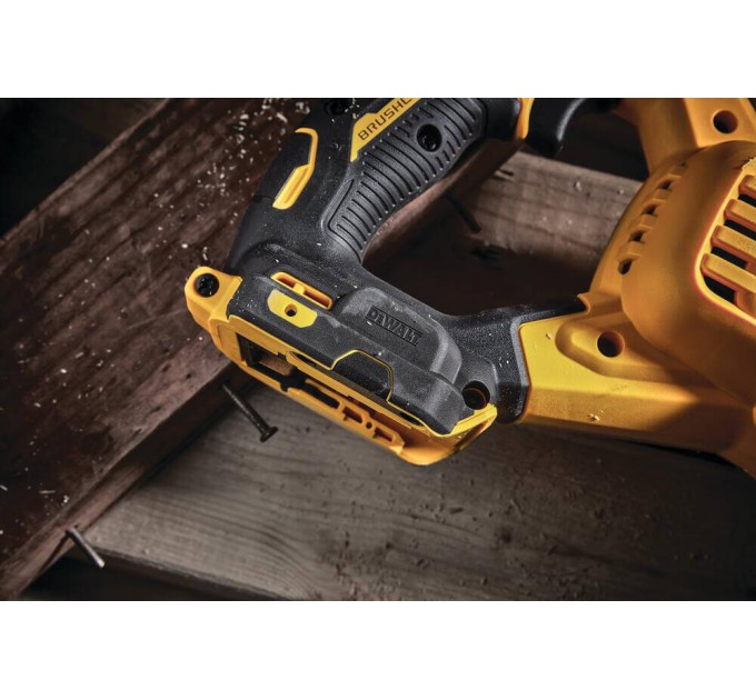 Пила шабельна акумуляторна DeWALT DCS386T1