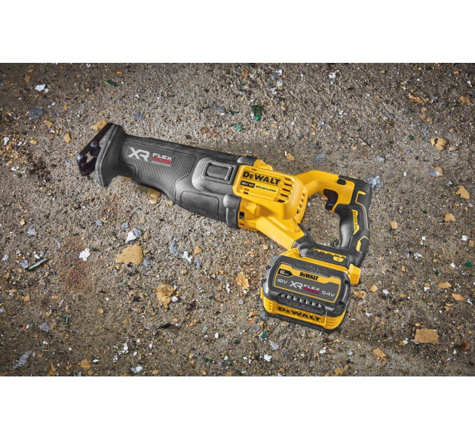 Пила шабельна акумуляторна DeWALT DCS386T1