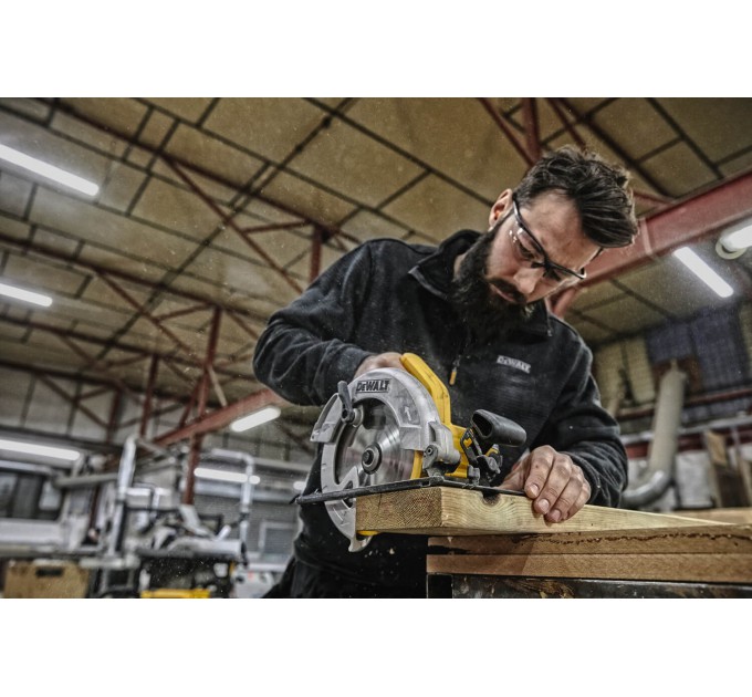 Пила дискова мережева DeWALT DWE560