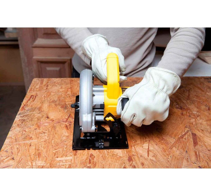 Пила дискова мережева DeWALT DWE560