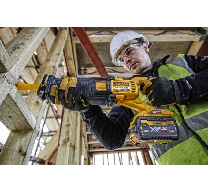 Пила шабельна акумуляторна DeWALT DCS389N