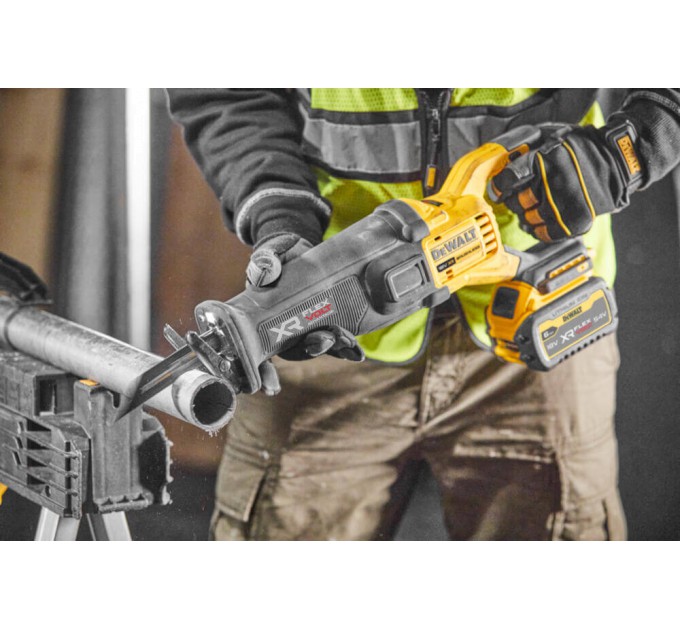 Пила шабельна акумуляторна DeWALT DCS386NT