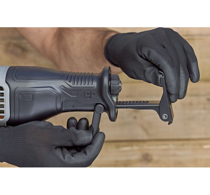 Пила шабельна мережева BLACK+DECKER BES301K
