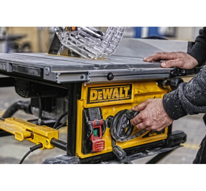 Пила настільна мережева DeWALT DWE7492