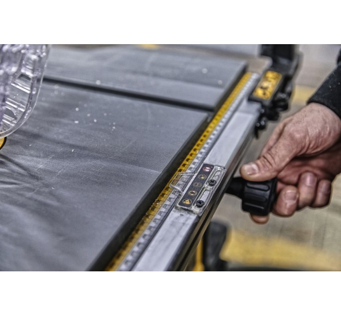 Пила настільна мережева DeWALT DWE7492