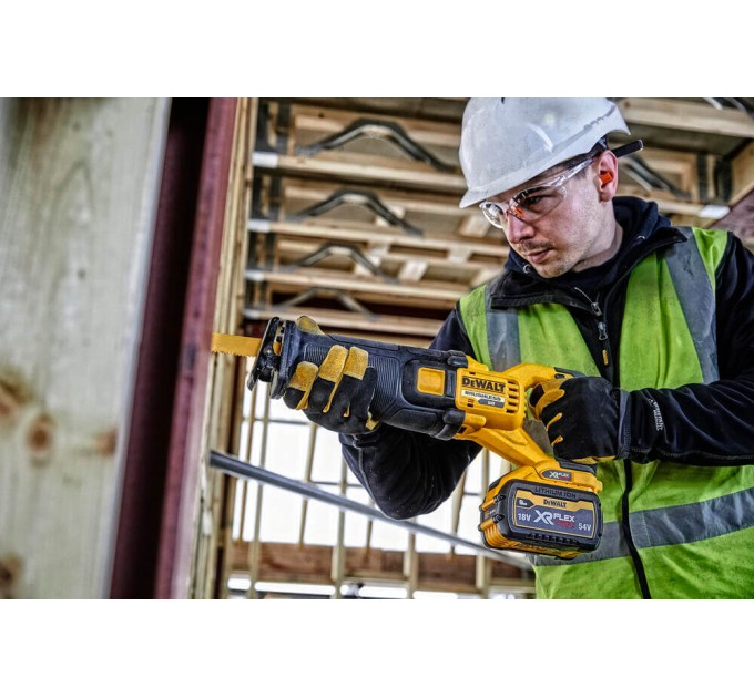 Пила шабельна акумуляторна DeWALT DCS389NT