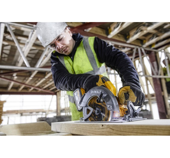 Пила дискова акумуляторна DeWALT DCS578N