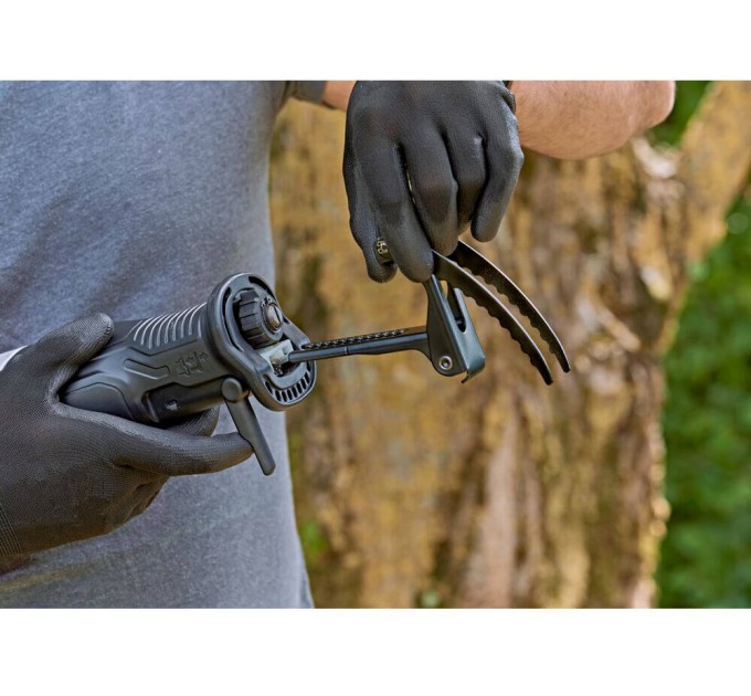 Пила шабельна мережева BLACK+DECKER BES301