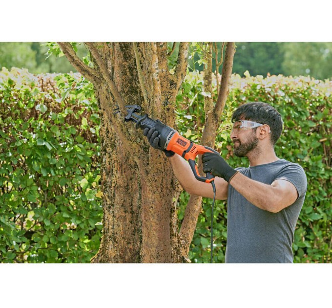 Пила шабельна мережева BLACK+DECKER BES301