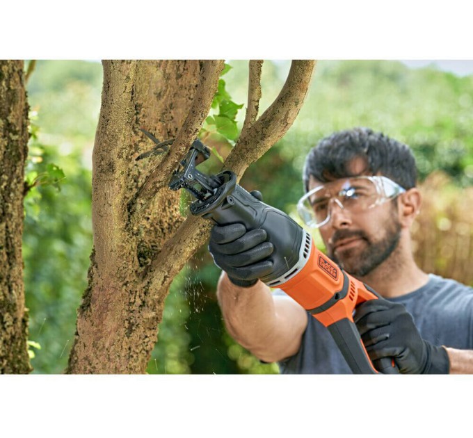 Пила шабельна мережева BLACK+DECKER BES301